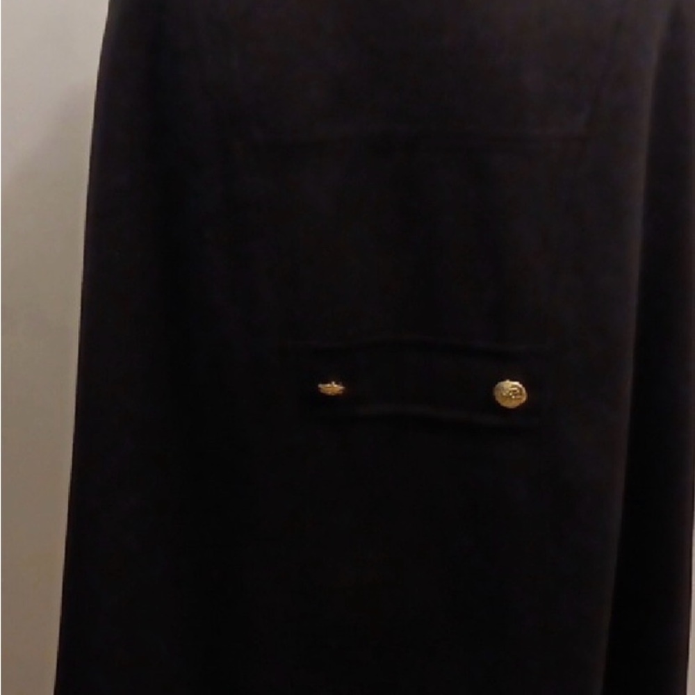 The Limited Black Cape with Gold Buttons - Picture 4 of 6